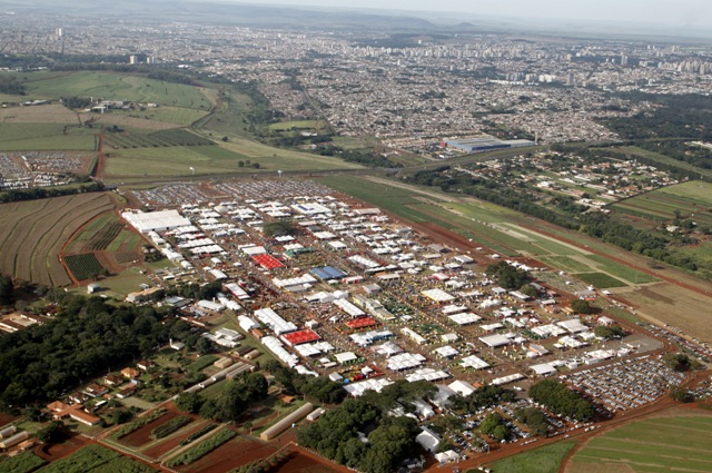 A Agrishow reúne cerca de 800 marcas em exposição em uma área total de 440 mil m² - Crédito Divulgação